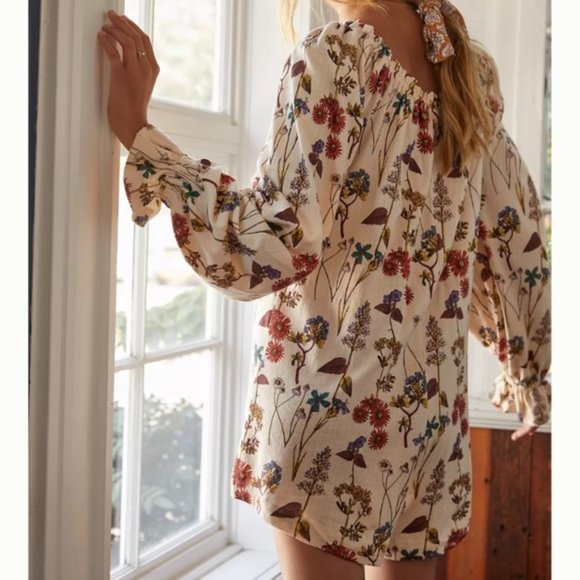 Anthropologie Puff Sleeved Boho Floral Romper Cream Fall Florals M NWT - Picture 3 of 16